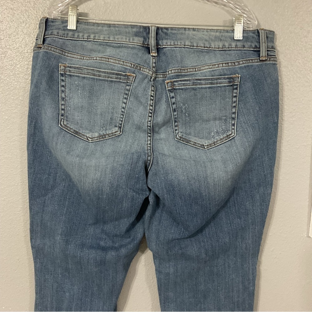 Torrid Premium Boyfriend Jeans with Floral Embroidery and distressed Size 16 - Picture 12 of 12